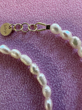 Load image into Gallery viewer, Bow Necklace With Pearls - Jeleja