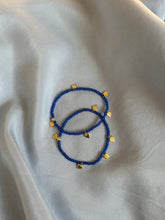 Load image into Gallery viewer, Bracelet With Blue Beads And Pearls - Jeleja