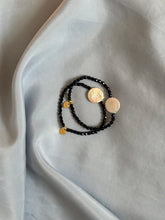 Load image into Gallery viewer, Bracelet With Blue Beads And Pearls - Jeleja