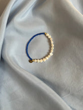 Load image into Gallery viewer, Bracelet With Blue Beads And Pearls - Jeleja