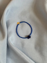 Load image into Gallery viewer, Bracelet With Blue Beads And Pearls - Jeleja