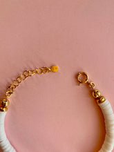 Load image into Gallery viewer, Bracelet With White Heishi Beads And Gold Plated Stars - Jeleja