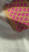Load and play video in Gallery viewer, Bamboo Bag With Natural Raffia In Caramel And Pink