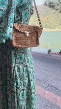 Load and play video in Gallery viewer, Shoulder Bag With Caramel Raffia