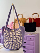 Load image into Gallery viewer, Lilac and cream tote bag with recycled cotton. Granny pattern
