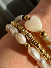 Load image into Gallery viewer, Bracelet With Pearls - Jeleja
