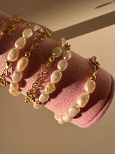 Load image into Gallery viewer, Bracelet With Pearls - Jeleja
