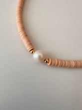 Load image into Gallery viewer, Heishi Necklace With Central Pearl - Jeleja
