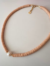 Load image into Gallery viewer, Heishi Necklace With Central Pearl - Jeleja
