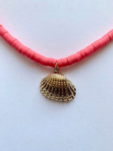 Load image into Gallery viewer, Long Necklace With Seashell - Jeleja
